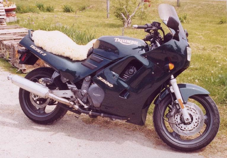 Triumph Trophy 3 - 900